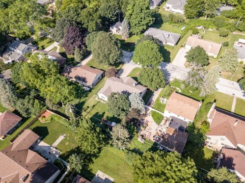 1252 118, Milwaukee WI 53214-2133 exterior