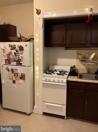 4718 Cedar Ave, Philadelphia PA 19143-2016 exterior