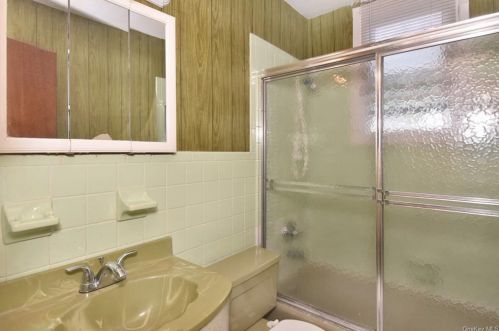 201 High St, Mount Vernon NY 10550-1810 exterior