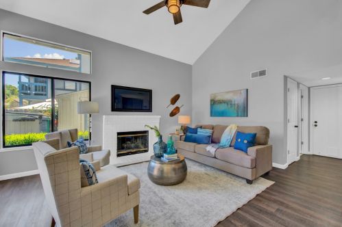 120 Hazelmere Dr, Folsom CA 95630-5522 exterior