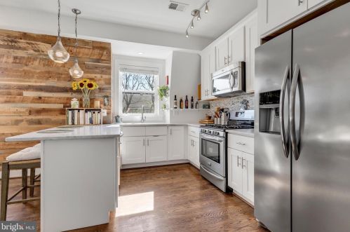 1227 Morse St, Washington, DC 20002-3807