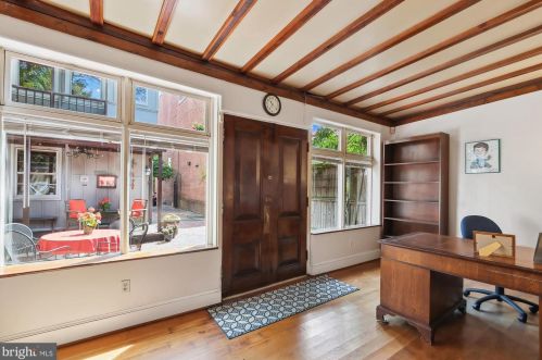 311 5 St, Washington DC 20003-1104 exterior