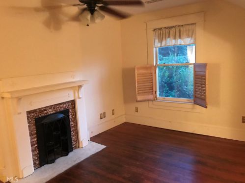 1528 Cambridge Ave, Atlanta GA 30337-2110 exterior