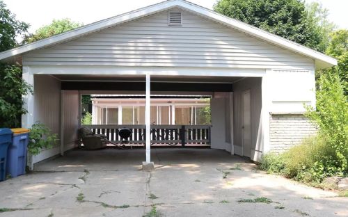 1705 Diamond Ave, Grand Rapids MI 49505-4868 exterior