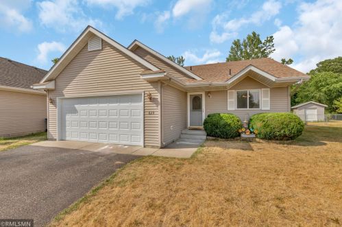 629 Hickory Dr, Saint Joseph, MN 56374-4539