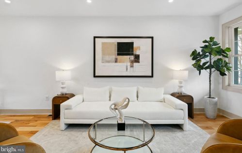 1613 Capitol St, Washington DC  20003-1620 exterior