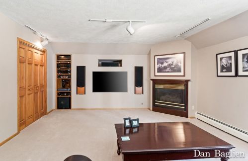 1069 Randall Rd, Meskegon MI 49441-4870 exterior