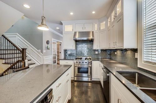 3216 Albany Ave, Chicago IL 60618-5702 exterior