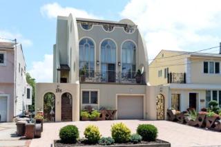 255 Whitman Dr, Brooklyn NY  11234-6934 exterior