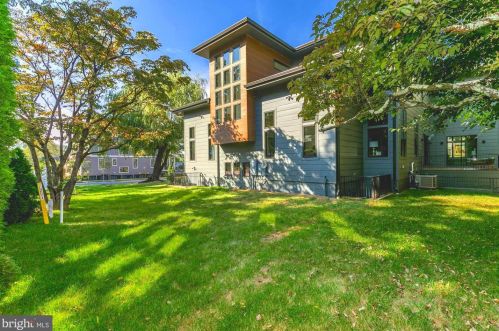 6160 Hardy Dr, Mc Lean VA 22101-3112 exterior