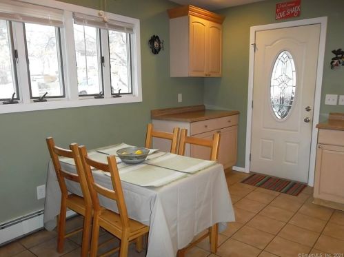 139 Sheridan Rd, Enfield CT 06082-4127 exterior