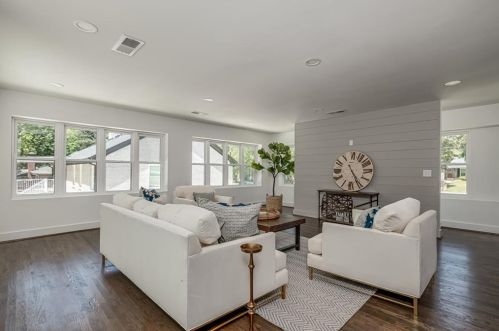 705 Glenforest Rd, Atlanta GA  30328-5211 exterior