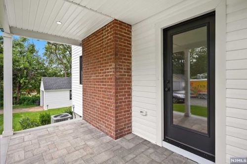 586 Palisade Ave, Teaneck NJ 07666-3145 exterior