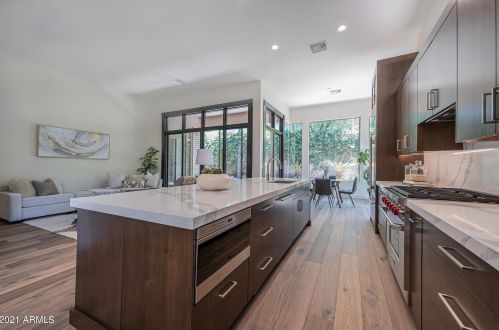 6417 30th Way, Phoenix AZ  85016-8927 exterior