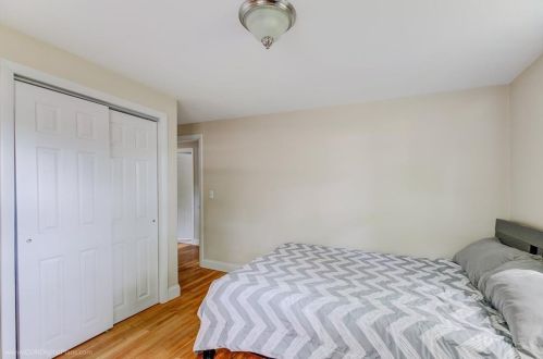 16 Duchess St, Warwick RI  02886-6813 exterior