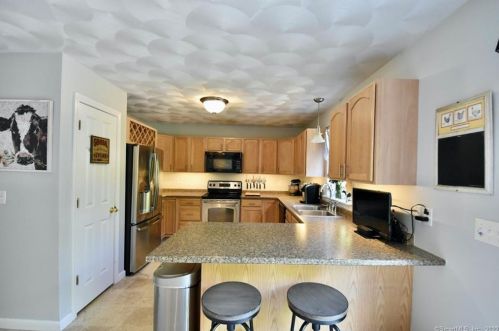 110 Brickhouse Rd, Killingly CT 06239-3439 exterior