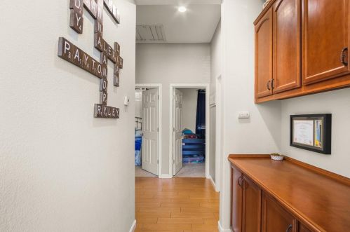 1072 La Paloma St, Turlock CA  95382-0485 exterior