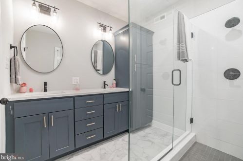 4207 Houghton St, Philadelphia PA  19128-1722 exterior