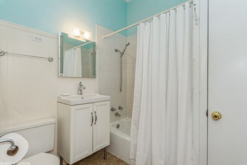 1642 Berwyn Ave, Chicago IL 60640-2007 exterior