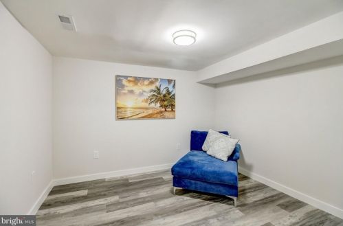 2911 17th St, Washington DC  20018-1825 exterior