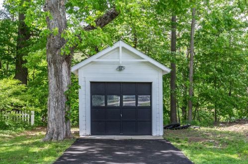 36 Charles St, Concord NH  03303-1528 exterior