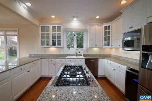 3293 Sandown Park Rd, Keswick VA 22947-2733 exterior