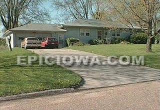 827 Suburban St, Cedar Rapids IA  52402-1246 exterior