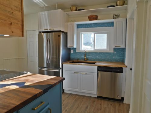 2575 Graham St, Milwaukee WI  53207-1609 exterior