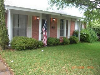 1002 Colony North Dr, Austin TX  78758-7417 exterior