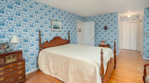 15 Buckingham Dr, Concord NH 03304-5208 exterior