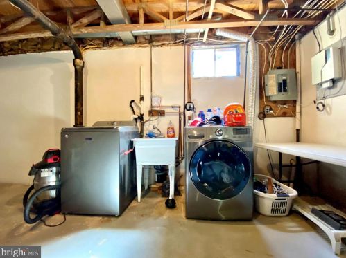 354 Scola Rd, Chester PA 19015-1417 exterior