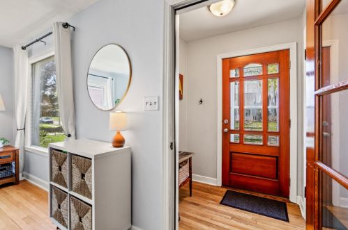 3144 Burrell St, Milwaukee, WI 53207-2608