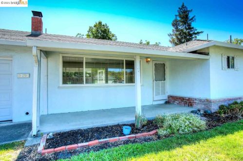 3242 Ida Dr, Concord, CA 94519-2137