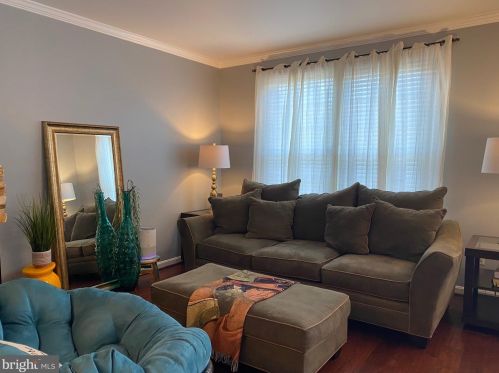 5817 Appleford Dr, Alexandria VA  22315-5625 exterior