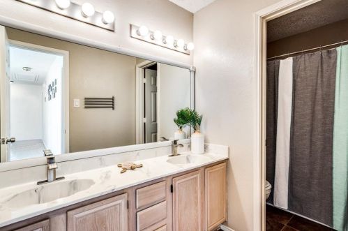 5912 Fox Dr, Frisco TX 75056-4472 exterior