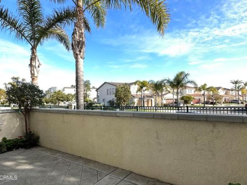 1350 Bayside Cir, Oxnard CA  93035-2148 exterior