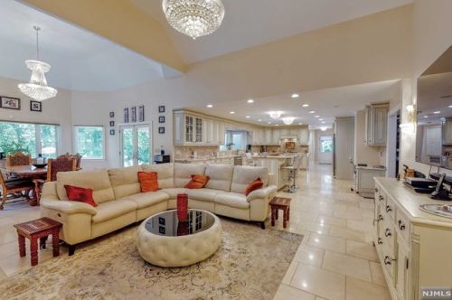 469 Saddle Riv Rd, Upper Saddle River NJ 07458-1774 exterior