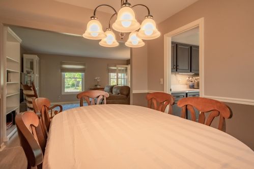 1049 Cedar Crst Dr, Bull Valley IL 60014-6931 exterior