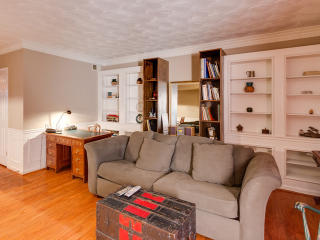 1633 19th St, Washington DC  20009-1681 exterior