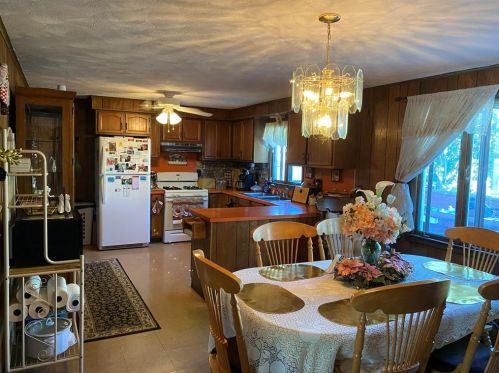 155 Grv St, Providence RI 02909-1105 exterior