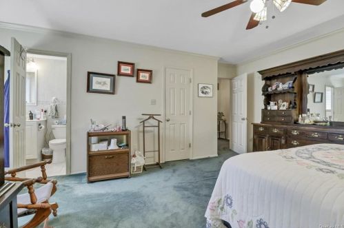 30 Sycamore Dr, Middletown NY 10940-5406 exterior