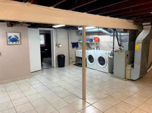 472 1st St, Pittsburgh PA 15227-3800 exterior