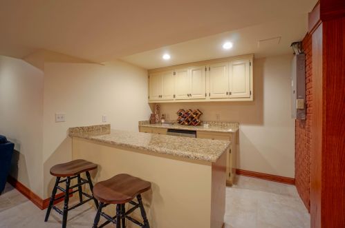 4501 121, Milwaukee WI 53228-2490 exterior