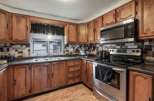 49 Kilton St, Taunton MA 02780-2953 exterior