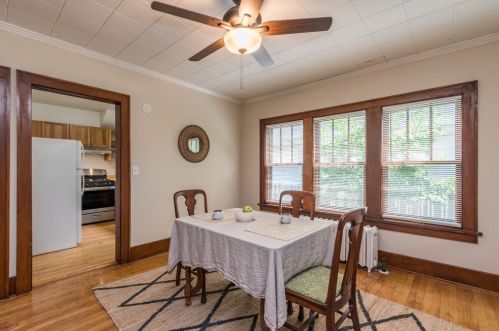 325 Jackson St, Waukegan IL 60085-6301 exterior