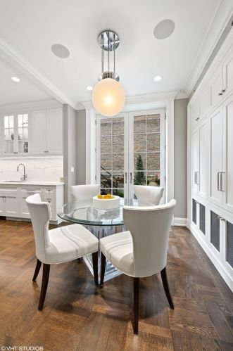 1521 State Pkwy, Chicago IL 60610-1613 exterior