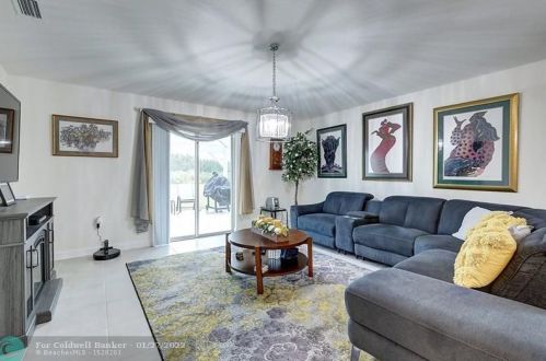 916 Bent Creek Dr, Fort Pierce FL  34947-1330 exterior