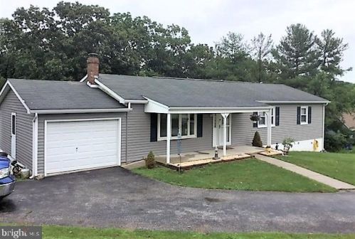 120 Bee Jay Ln, Hanover, PA 17331-7714