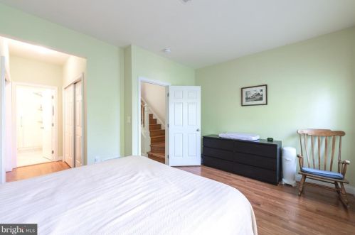 206 Admirals Way, Philadelphia PA 19146-5213 exterior