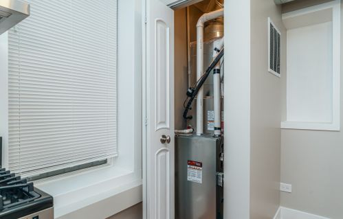 3144 Lituanica Ave, Chicago IL 60608-6649 exterior